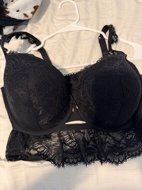 Black Lace Longline Bra with Scalloped Hem